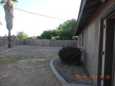 1323 E Broadway RD 009