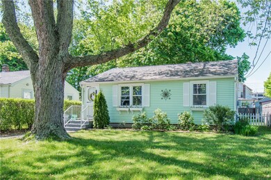 74 Vanderbilt Rd, Warwick, RI 02886 - photo 2