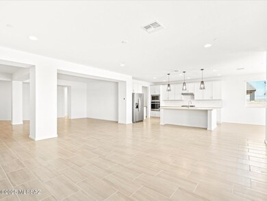 3040 ktichen and fam room