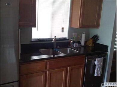 LIGHT BRIGHT MODERN KITCHEN! STAINLESS STEEL APPLI