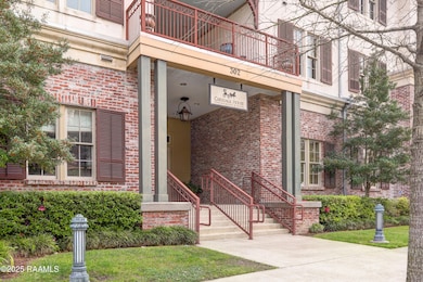 Entrance on Richland Ave