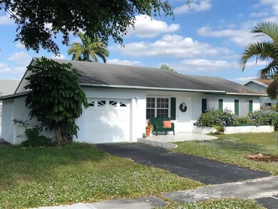 9549 Richmond Cir, Boca Raton, FL 33434 - photo 2