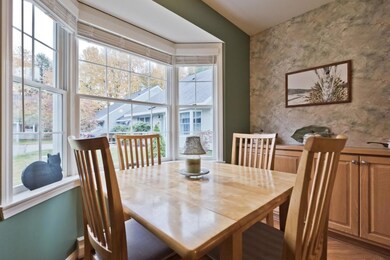 Eat-in Kitchen