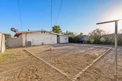 2112 E Lemon St-22
