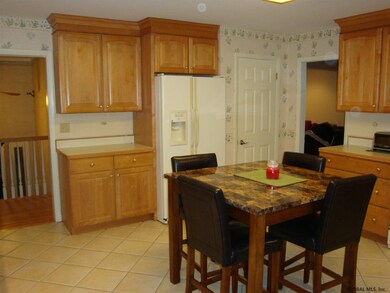 1249 Sandra Ln, Schenectady, NY 12309 - photo 7