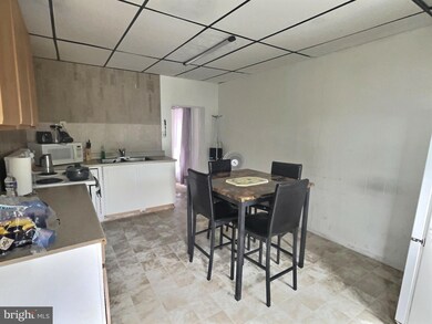 717 N 9th St, Reading, PA 19604 - photo 5