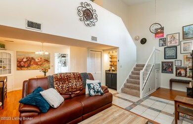 656 Cobblestone Square (15)