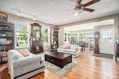 532 E Main Ave, Zeeland, MI 49464 - photo 3