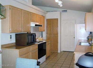 6922 Medina Kitchen (626x460)