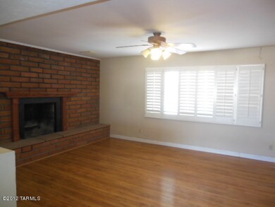 Living Rm-Fireplace