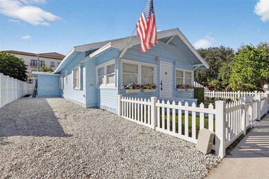 123 N Ocean Breeze unit A, Lake Worth, FL 33460 - photo 2