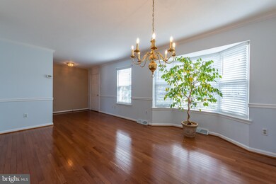 6596 Wicklow Dr, Sykesville, MD 21784 - photo 3