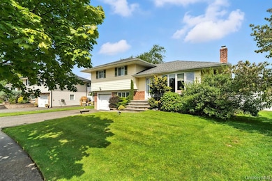 21 Macarthur Ave, Plainview, NY 11803 - photo 3