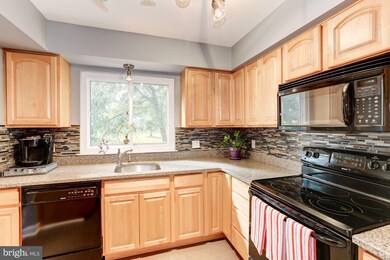 59 Gravenhurst Ct, North Potomac, MD 20878 - photo 2