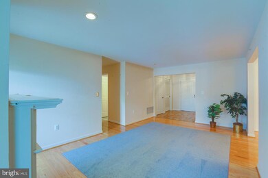 9400 Wordsworth Way unit 404, Owings Mills, MD 21117 - photo 5