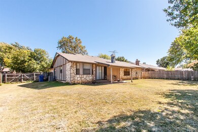 300 N Hemlock Ave, Broken Arrow, OK 74012 - photo 3