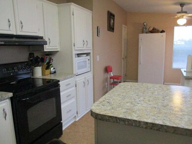 Kitchen (1)
