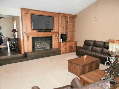 250 Meadow Brook Ct, Springtown, TX 76082 - photo 3