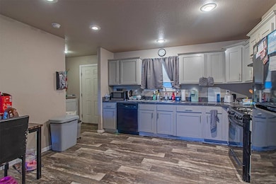 3642 Boulder Hwy unit 401, Las Vegas, NV 89121 - photo 3