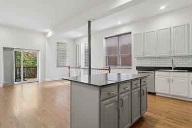 1215 N Greenview Ave unit 1E, Chicago, IL 60642 - photo 7