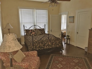 201 N Milam St, Fredericksburg, TX 78624 - photo 6