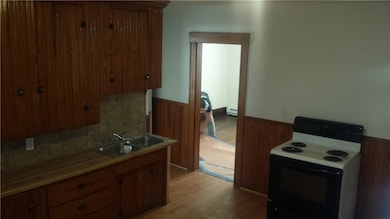 25 Roberts St, Woonsocket, RI 02895 - photo 3