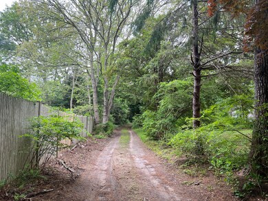 711 N Falmouth Hwy, North Falmouth, MA 02556 - photo 2