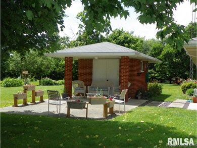 1405 Merritt Rd, Jacksonville, IL 62650 - photo 5