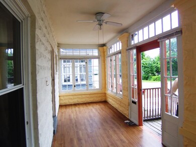 Sun porch