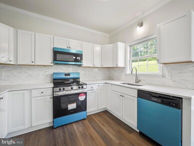 526 Colston Dr, Falling Waters, WV 25419 - photo 7