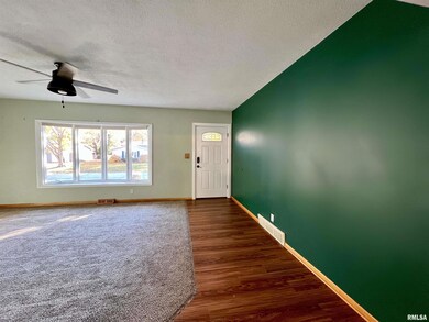 62 Parklane Cir, Bettendorf, IA 52722 - photo 3