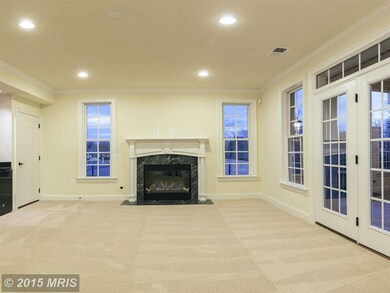 10695 Yorktown Ct, Fairfax, VA 22030 - photo 4