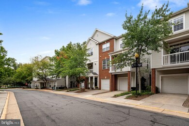 13067 Marcey Creek Rd unit 13067, Herndon, VA 20171 - photo 2