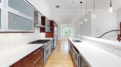 77 Worcester St unit 4, Boston, MA 02118 - photo 4