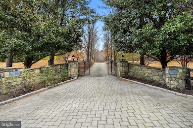 9324 Georgetown Pike, Great Falls, VA 22066 - photo 4