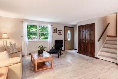 R_5173_Rasberry_Bush_Court__014