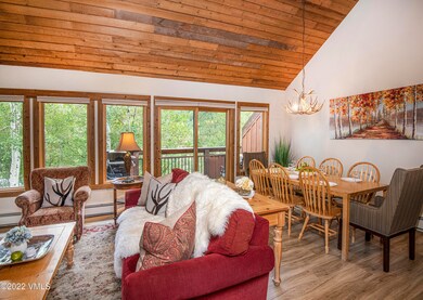 Living room/dining room
