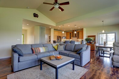 5576 SW Hutchinson Way-3