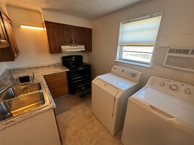 739 Iberis Rd S unit 2, Abilene, TX 79606 - photo 4