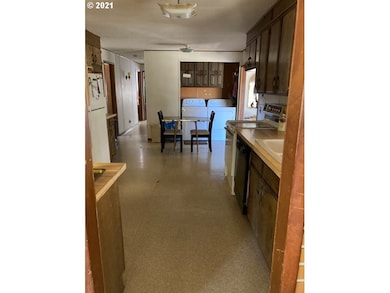 60746 Marysville Ln, Canyon City, OR 97820 - photo 6