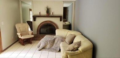 Family Room 1 of 2
