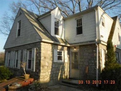 213 Douglas St, Uxbridge, MA 01569 - photo 2