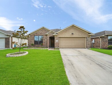413 De Coster Blvd, Alvin, TX 77511 - photo 4