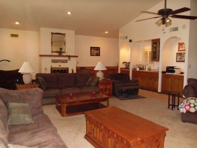 6711 E Dale Lane 002