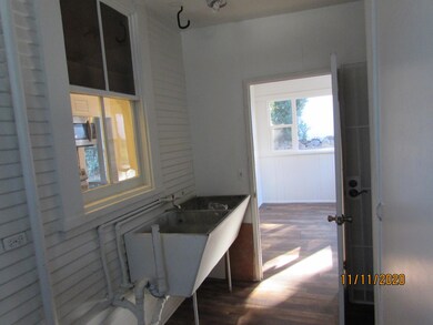 Utility Room (b)