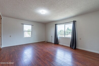 608 E Roger Rd, Tucson, AZ 85705 - photo 5