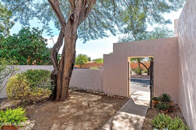 04-Gated Entrance