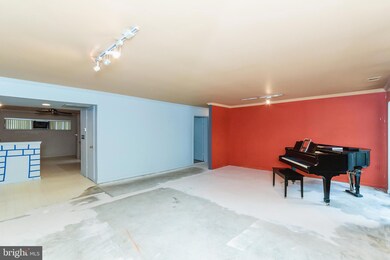 8009 Greenspring Way unit B, Owings Mills, MD 21117 - photo 5