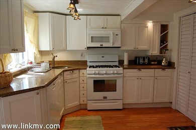 5 Wamsutta Ave, Oak Bluffs, MA 02557 - photo 6