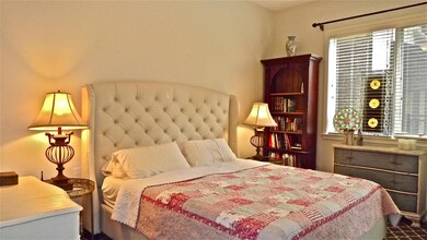 Master BR w/Balcony Access